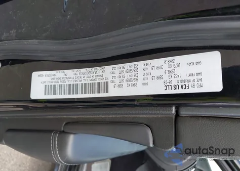 2019 Jeep Grand Cherokee Overland 4X4 z USA, uszkodzony, nr VIN 1C4RJFCG2KC603419